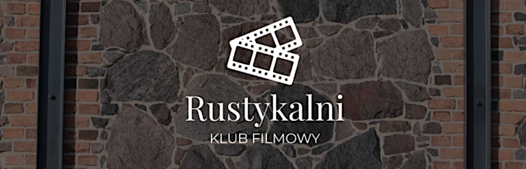 Logo klubu filmowego Rustykalni na kamiennym tle
